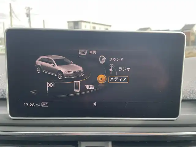 アウディ Ａ４ 2.0TFSIスポーツ S ライン PKG 富山県 2018(平30)年 5.8万km グレイシアホワイトメタリック アラウンドビューモニター／/メーカーナビ／/フルセグＴＶ／/Ｂｌｕｅｔｏｏｔｈ／/ＤＶＤ再生／/ビルトインＥＴＣ２．０／/パワーバックドア／/パワーシート／/シートヒーター／/ルーフレール／/ＬＥＤオートライト/レーダークルーズコントロール/アクティブレーンアシスト/サイドアシスト/渋滞アシスト/インテリジェントグライディング/パーキングエイド/パドルシフト