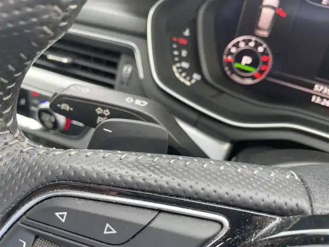 アウディ Ａ４ 2.0TFSIスポーツ S ライン PKG 富山県 2018(平30)年 5.8万km グレイシアホワイトメタリック アラウンドビューモニター／/メーカーナビ／/フルセグＴＶ／/Ｂｌｕｅｔｏｏｔｈ／/ＤＶＤ再生／/ビルトインＥＴＣ２．０／/パワーバックドア／/パワーシート／/シートヒーター／/ルーフレール／/ＬＥＤオートライト/レーダークルーズコントロール/アクティブレーンアシスト/サイドアシスト/渋滞アシスト/インテリジェントグライディング/パーキングエイド/パドルシフト