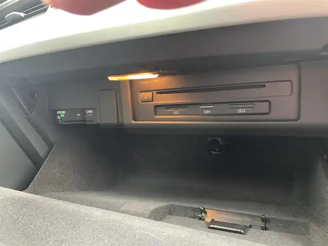 アウディ Ａ４ 2.0TFSIスポーツ S ライン PKG 富山県 2018(平30)年 5.8万km グレイシアホワイトメタリック アラウンドビューモニター／/メーカーナビ／/フルセグＴＶ／/Ｂｌｕｅｔｏｏｔｈ／/ＤＶＤ再生／/ビルトインＥＴＣ２．０／/パワーバックドア／/パワーシート／/シートヒーター／/ルーフレール／/ＬＥＤオートライト/レーダークルーズコントロール/アクティブレーンアシスト/サイドアシスト/渋滞アシスト/インテリジェントグライディング/パーキングエイド/パドルシフト