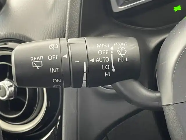 マツダ マツダ２ 15BD 埼玉県 2023(令5)年 0.9万km ディープクリスタルブルーマイカ 純正ナビゲーション/【CD/DVD/BT/USB/TV】/セーフティクルーズパッケージ/スマートブレーキサポート/レーンキープアシストシステム/レーダークルーズコントロール/交通標識認識システム/アクティブドライビングディスプレイ（カラー）/バックカメラ/ドライブレコーダー/ETC/LEDオートライト/純正フロアマット/ドアバイザー