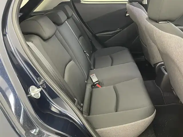マツダ マツダ２ 15BD 埼玉県 2023(令5)年 0.9万km ディープクリスタルブルーマイカ 純正ナビゲーション/【CD/DVD/BT/USB/TV】/セーフティクルーズパッケージ/スマートブレーキサポート/レーンキープアシストシステム/レーダークルーズコントロール/交通標識認識システム/アクティブドライビングディスプレイ（カラー）/バックカメラ/ドライブレコーダー/ETC/LEDオートライト/純正フロアマット/ドアバイザー