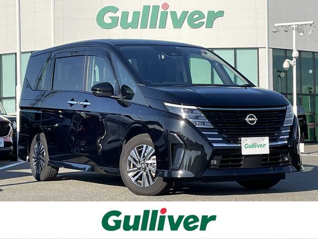日産 セレナ e－パワー ハイウェイスター V 佐賀県 2023(令5)年 4.4万km ダイヤモンドブラック ワンオーナー/NissanConnect12.3インチナビゲーションシステム/・フルセグTV/AM/FM/USB/Bluetooth/AppleCarPlay/・前後ドライブレコーダー機能付/フリップダウンモニター/インテリジェントアラウンドビューモニター/ビルトインETC2.0/両側パワースライドドア/電子パーキングブレーキ/・AUTO HOLD機能/置くだけ充電/後席エアコン/後席サンシェード/ISOFIX対応/革巻きステアリング/ステアリングリモコン/純正16インチアルミホイール/純正LEDヘッドライト/純正LEDフォグランプ/純正フロアマット/純正ドアバイザ―/新車保証書/取扱説明書/360°セーフティアシスト/・インテリジェントクルーズコントロール/・インテリジェントLI/・インテリジェントBSI/・インテリジェントエマージェンシーブレーキ/・先行車発進お知らせ機能/・標識認識機能/・踏み間違い衝突防止アシスト/・クリアランスソナー