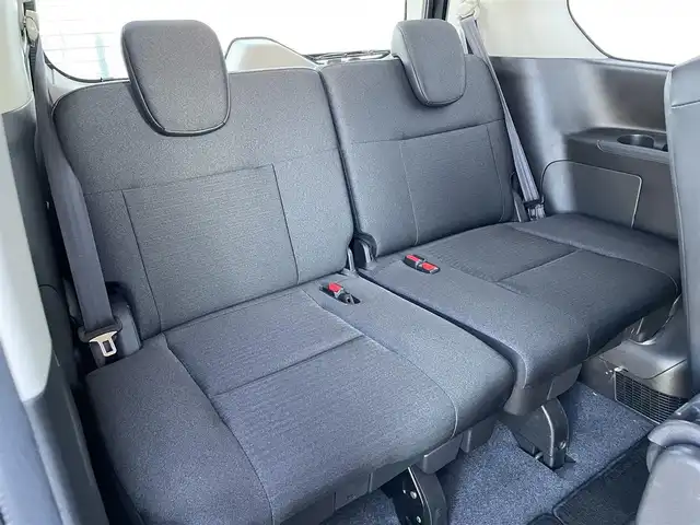 日産 セレナ e－パワー ハイウェイスター V 佐賀県 2023(令5)年 4.4万km ダイヤモンドブラック ワンオーナー/NissanConnect12.3インチナビゲーションシステム/・フルセグTV/AM/FM/USB/Bluetooth/AppleCarPlay/・前後ドライブレコーダー機能付/フリップダウンモニター/インテリジェントアラウンドビューモニター/ビルトインETC2.0/両側パワースライドドア/電子パーキングブレーキ/・AUTO HOLD機能/置くだけ充電/後席エアコン/後席サンシェード/ISOFIX対応/革巻きステアリング/ステアリングリモコン/純正16インチアルミホイール/純正LEDヘッドライト/純正LEDフォグランプ/純正フロアマット/純正ドアバイザ―/新車保証書/取扱説明書/360°セーフティアシスト/・インテリジェントクルーズコントロール/・インテリジェントLI/・インテリジェントBSI/・インテリジェントエマージェンシーブレーキ/・先行車発進お知らせ機能/・標識認識機能/・踏み間違い衝突防止アシスト/・クリアランスソナー