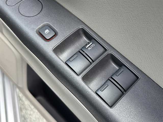 ホンダ ライフ C 熊本県 2014(平26)年 5.1万km アラバスターシルバーメタリック 純正カーオーディオ/【CD/FM/AM】/ベンチシート/リモコンキー/スペアキー/パワーステアリング/パワーウィンドウ/ダブルエアバック/ABS/純正フロアマット
