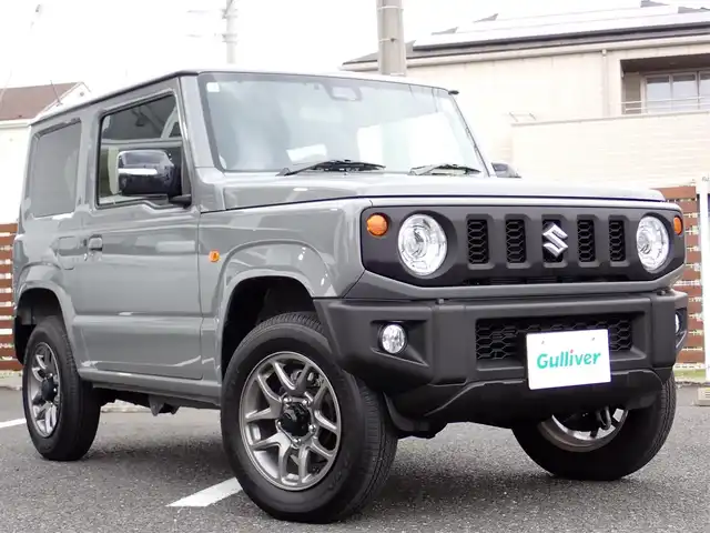 スズキ ジムニー XC 千葉県 2025(令7)年 0.2万km グレー パイオニアナビ/・Blue tooth/・フルセグTV/バックカメラ/ETC/フロアマット/スズキセーフティサポート/・デュアルセンサーブレーキサポート/・車線逸脱警報機能/・先行車発進お知らせ機能/・ふらつき警報機能/・標識認識機能/ターボ車/アイドリングストップ/ヒルホールドコントロール/ヒルディセントコントロール/プッシュスタート/スマートキー2本/オートエアコン/クルーズコントロールシステム/LEDヘッドライト/ウインカーミラー/本革巻きステアリング/シートヒーター/サイドエアバック/カーテンエアバック/フロント2スピーカー/純正16インチアルミホイール/保証書/取扱説明書