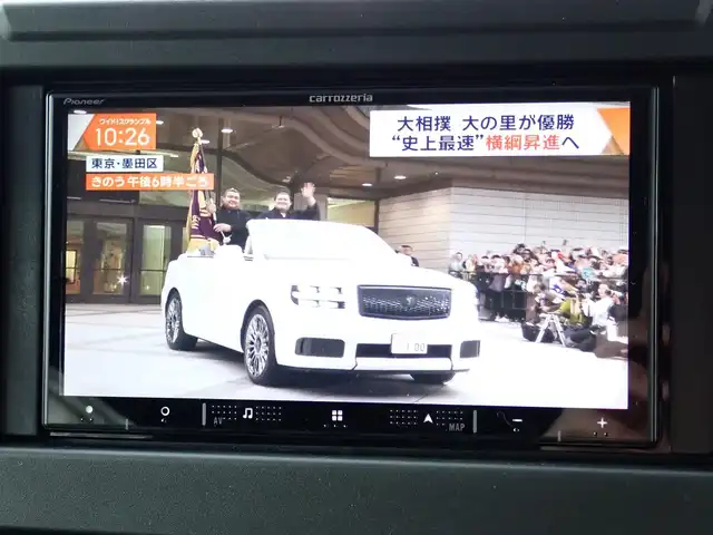 スズキ ジムニー XC 千葉県 2025(令7)年 0.2万km グレー パイオニアナビ/・Blue tooth/・フルセグTV/バックカメラ/ETC/フロアマット/スズキセーフティサポート/・デュアルセンサーブレーキサポート/・車線逸脱警報機能/・先行車発進お知らせ機能/・ふらつき警報機能/・標識認識機能/ターボ車/アイドリングストップ/ヒルホールドコントロール/ヒルディセントコントロール/プッシュスタート/スマートキー2本/オートエアコン/クルーズコントロールシステム/LEDヘッドライト/ウインカーミラー/本革巻きステアリング/シートヒーター/サイドエアバック/カーテンエアバック/フロント2スピーカー/純正16インチアルミホイール/保証書/取扱説明書