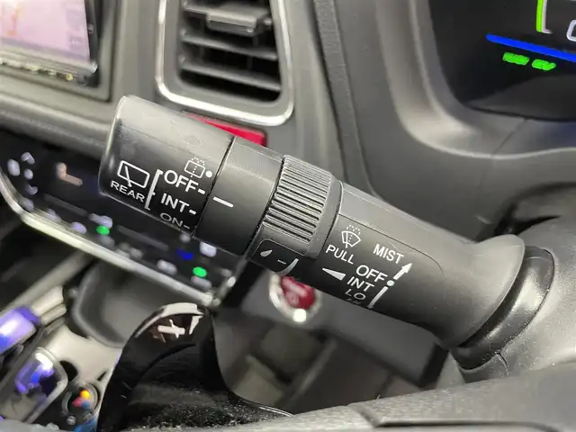 ホンダ ヴェゼル ハイブリッド X Lパッケージ 富山県 2014(平26)年 7.9万km ティンテッドシルバーM 4WD/ワンオーナー/寒冷地仕様/純正ナビ（AM/FM/CD/DVD/USB/BT）/フルセグTV/クルーズコントロール/オートライト/LEDヘッドライト/横滑り防止装置/ハーフレザーシート/前席シートヒーター/ドライブレコーダー/パドルシフト/スマートキー×２/プッシュスタート/純正フロアマット