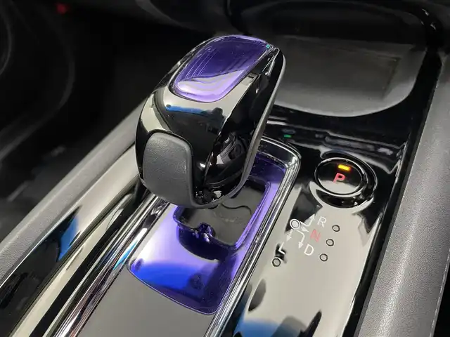 ホンダ ヴェゼル ハイブリッド X Lパッケージ 富山県 2014(平26)年 7.9万km ティンテッドシルバーM 4WD/ワンオーナー/寒冷地仕様/純正ナビ（AM/FM/CD/DVD/USB/BT）/フルセグTV/クルーズコントロール/オートライト/LEDヘッドライト/横滑り防止装置/ハーフレザーシート/前席シートヒーター/ドライブレコーダー/パドルシフト/スマートキー×２/プッシュスタート/純正フロアマット