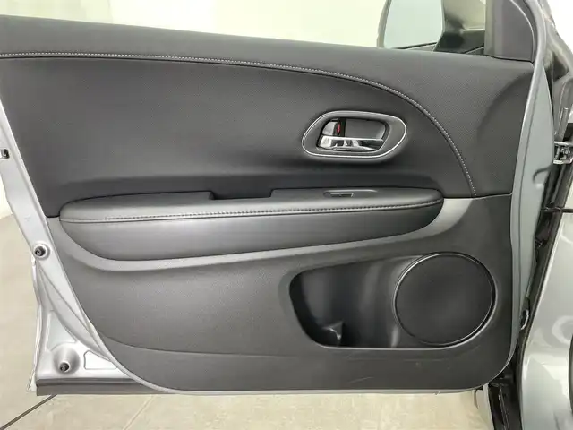 ホンダ ヴェゼル ハイブリッド X Lパッケージ 富山県 2014(平26)年 7.9万km ティンテッドシルバーM 4WD/ワンオーナー/寒冷地仕様/純正ナビ（AM/FM/CD/DVD/USB/BT）/フルセグTV/クルーズコントロール/オートライト/LEDヘッドライト/横滑り防止装置/ハーフレザーシート/前席シートヒーター/ドライブレコーダー/パドルシフト/スマートキー×２/プッシュスタート/純正フロアマット