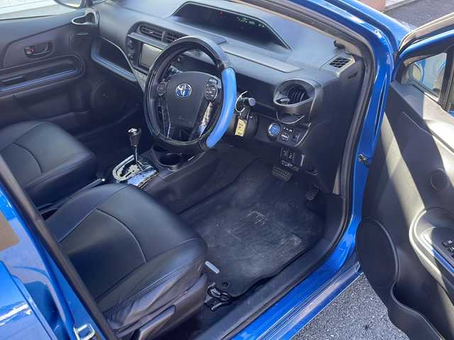 トヨタ アクア S 福島県 2013(平25)年 4.7万km コバルトブルーメタリック ＫＥＮＷＯＯＤナビ　バックＣ　ＥＴＣ　スマートキー　フルセグ　ＢＴ　ドアバイザー　電格ミラー　ＥＶモード　ＥＣＯモード　ステリモ　シフトノブＧＲ仕様　社外１５インチ夏タイヤ付ＡＷ　ＬＥＤ　フォグランプ