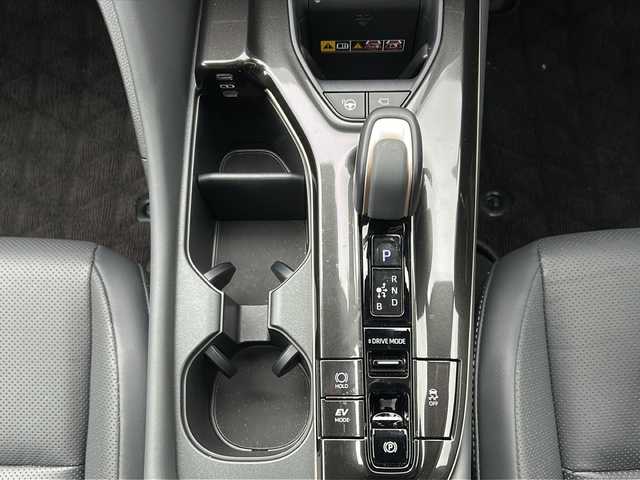 トヨタ クラウン スポーツ Z 秋田県 2023(令5)年 2.2万km 赤／黒 純正12.3インチディスプレイオーディオ/ナビ機能、Bluetooth、フルセグTV）/全方位カメラ/ETC2.0/レーダークルーズコントロール/パワーバックドア/前席パワーシート/前席シートヒーター/前席エアシート/純正21インチAW/4WD/スペアキー