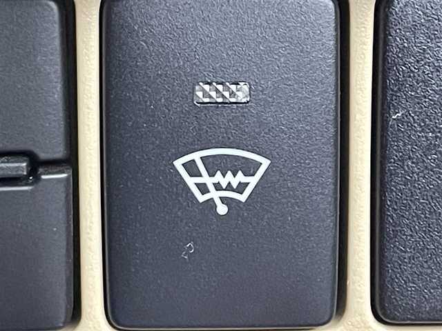 トヨタ ノア G 道央・札幌 2017(平29)年 6.7万km ダークシェリーマイカM ・４WD/・寒冷地仕様/・純正SDナビ/・CD/BT/ワンセグ/SD/AUX/・バックカメラ/・ETC/・前方ドライブレコーダー/・衝突軽減ブレーキ/・横滑り防止装置/・クルーズコントロール/・アイドリングストップ/・レーンキープアシスト/・LEDヘッドライト/・オートマチックハイビーム/・フォグ/・片側パワースライドドア/・レザー調シートカバー（ベージュ）/・積込社外17インチAW夏タイヤ（205/50R17残6分）/・ドアバイザー/・ステアリングスイッチ/・nanoe/・スペアキー/・保証書・取扱説明書