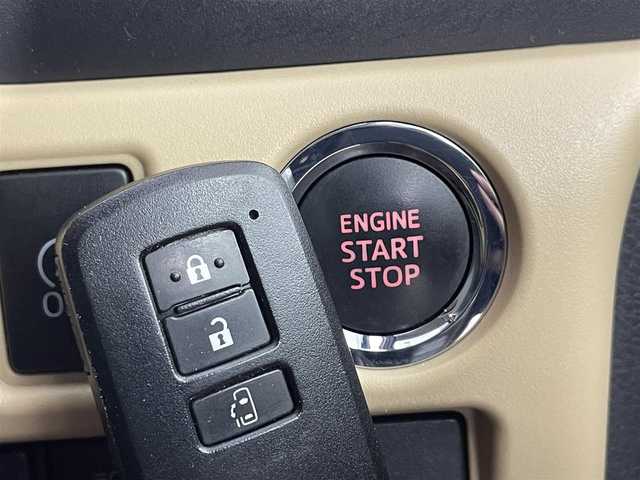 トヨタ ノア G 道央・札幌 2017(平29)年 6.7万km ダークシェリーマイカM ・４WD/・寒冷地仕様/・純正SDナビ/・CD/BT/ワンセグ/SD/AUX/・バックカメラ/・ETC/・前方ドライブレコーダー/・衝突軽減ブレーキ/・横滑り防止装置/・クルーズコントロール/・アイドリングストップ/・レーンキープアシスト/・LEDヘッドライト/・オートマチックハイビーム/・フォグ/・片側パワースライドドア/・レザー調シートカバー（ベージュ）/・積込社外17インチAW夏タイヤ（205/50R17残6分）/・ドアバイザー/・ステアリングスイッチ/・nanoe/・スペアキー/・保証書・取扱説明書