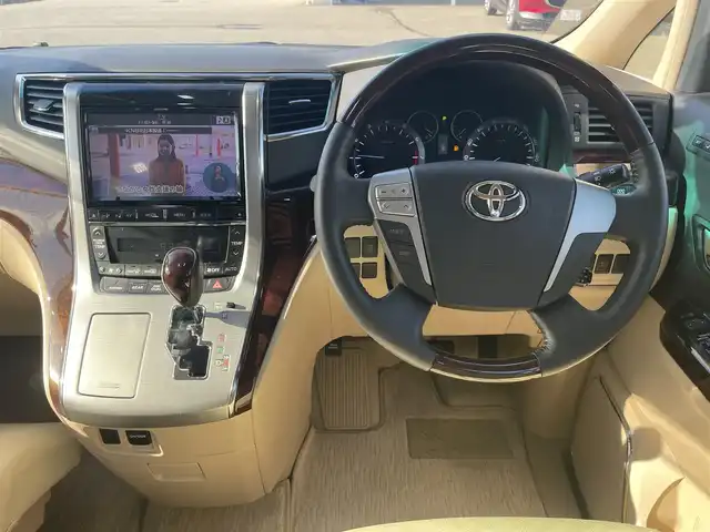 トヨタ アルファード 240G 富山県 2012(平24)年 4.9万km ホワイトパールクリスタルシャイン ワンオーナー／/ダブルサンルーフ／/純正８インチナビ／/フルセグＴＶ／/Ｂｌｕｅｔｏｏｔｈ／/ＤＶＤ再生／/車高調／/両側パワースライドドア／/パワーバックドア／/前席パワーシート／/７人乗り／/ＥＴＣ／/コーナーセンサー／/キセノンオートライト//LEDフォグライト/