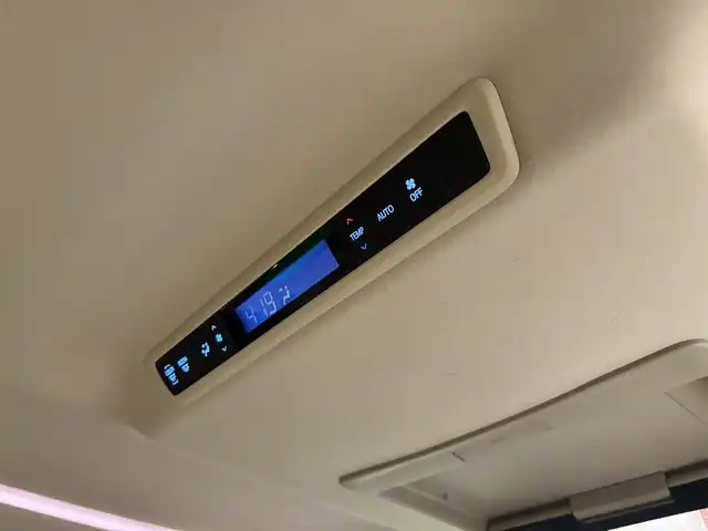 トヨタ アルファードハイブリット G 京都府 2019(平31)年 3.9万km ホワイトパールクリスタルシャイン ワンオーナー/4WD/純正10インチメモリーナビ、地デジ、Bluetooth/純正12インチ後部フリップダウンモニター/デジタルインナーミラー/本革シート（前席エアーシート/シートヒーター）/前席パワーシート/3眼LEDヘッドランプ/ビルトイン2.0ETC/両側パワースライドドア /パワーバックドア/運転席メモリーシート/USB端子/トヨタセーフティセンス/・プリクラッシュセーフティ/・ロードサインアシスト/・レーダークルーズコントロール/・オートマチックハイビーム/スペアキー/保証書/記録簿R4、R6