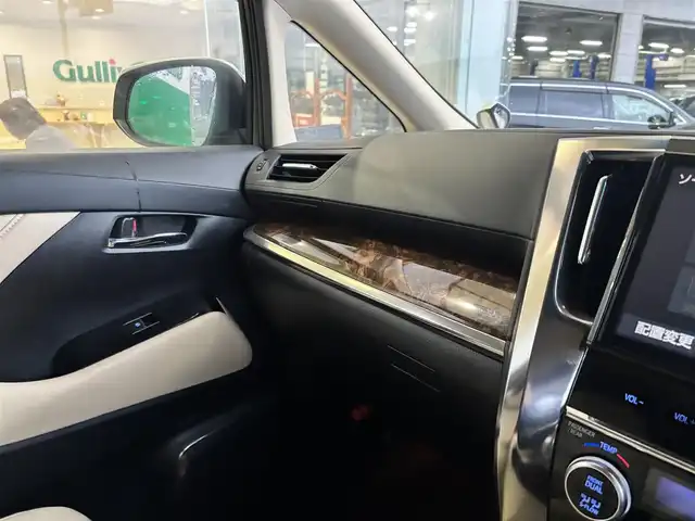 トヨタ アルファードハイブリット G 京都府 2019(平31)年 3.9万km ホワイトパールクリスタルシャイン ワンオーナー/4WD/純正10インチメモリーナビ、地デジ、Bluetooth/純正12インチ後部フリップダウンモニター/デジタルインナーミラー/本革シート（前席エアーシート/シートヒーター）/前席パワーシート/3眼LEDヘッドランプ/ビルトイン2.0ETC/両側パワースライドドア /パワーバックドア/運転席メモリーシート/USB端子/トヨタセーフティセンス/・プリクラッシュセーフティ/・ロードサインアシスト/・レーダークルーズコントロール/・オートマチックハイビーム/スペアキー/保証書/記録簿R4、R6