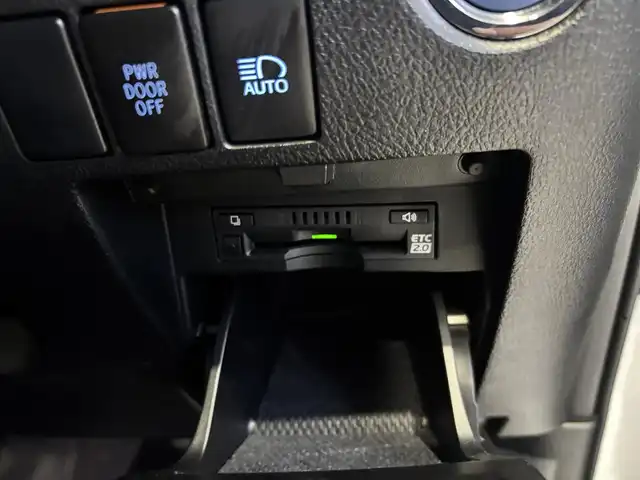 トヨタ アルファードハイブリット G 京都府 2019(平31)年 3.9万km ホワイトパールクリスタルシャイン ワンオーナー/4WD/純正10インチメモリーナビ、地デジ、Bluetooth/純正12インチ後部フリップダウンモニター/デジタルインナーミラー/本革シート（前席エアーシート/シートヒーター）/前席パワーシート/3眼LEDヘッドランプ/ビルトイン2.0ETC/両側パワースライドドア /パワーバックドア/運転席メモリーシート/USB端子/トヨタセーフティセンス/・プリクラッシュセーフティ/・ロードサインアシスト/・レーダークルーズコントロール/・オートマチックハイビーム/スペアキー/保証書/記録簿R4、R6