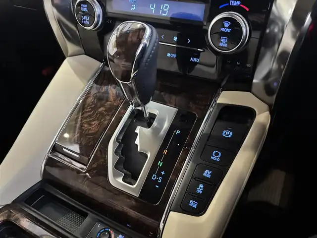 トヨタ アルファードハイブリット G 京都府 2019(平31)年 3.9万km ホワイトパールクリスタルシャイン ワンオーナー/4WD/純正10インチメモリーナビ、地デジ、Bluetooth/純正12インチ後部フリップダウンモニター/デジタルインナーミラー/本革シート（前席エアーシート/シートヒーター）/前席パワーシート/3眼LEDヘッドランプ/ビルトイン2.0ETC/両側パワースライドドア /パワーバックドア/運転席メモリーシート/USB端子/トヨタセーフティセンス/・プリクラッシュセーフティ/・ロードサインアシスト/・レーダークルーズコントロール/・オートマチックハイビーム/スペアキー/保証書/記録簿R4、R6