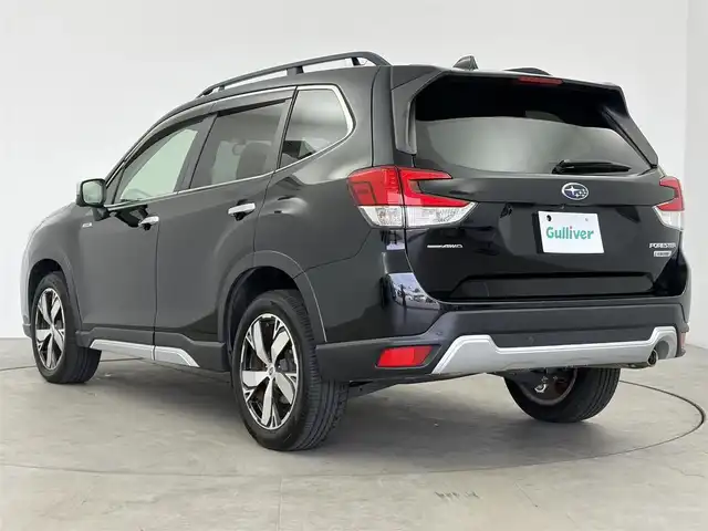 スバル フォレスター ハイブリッド アドバンス 愛知県 2018(平30)年 3.1万km クリスタルブラックシリカ アイサイト/サンルーフ/純正ナビ/Bluetooth接続/DVD/CD/フルセグTV/AM/FM/バック/サイドカメラ/ETC/レザーシート/メモリー付きパワーシート/シートヒーター/レーダークルーズコントロール/ステアリングスイッチ/ステアリングヒーター/クリアランスソナー/LEDヘッドライト/純正18インチアルミホイール