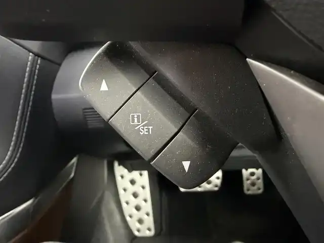 スバル フォレスター ハイブリッド アドバンス 愛知県 2018(平30)年 3.1万km クリスタルブラックシリカ アイサイト/サンルーフ/純正ナビ/Bluetooth接続/DVD/CD/フルセグTV/AM/FM/バック/サイドカメラ/ETC/レザーシート/メモリー付きパワーシート/シートヒーター/レーダークルーズコントロール/ステアリングスイッチ/ステアリングヒーター/クリアランスソナー/LEDヘッドライト/純正18インチアルミホイール