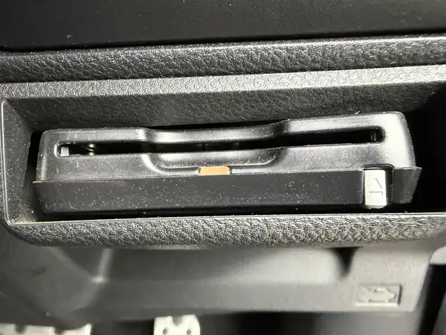 スバル フォレスター ハイブリッド アドバンス 愛知県 2018(平30)年 3.1万km クリスタルブラックシリカ アイサイト/サンルーフ/純正ナビ/Bluetooth接続/DVD/CD/フルセグTV/AM/FM/バック/サイドカメラ/ETC/レザーシート/メモリー付きパワーシート/シートヒーター/レーダークルーズコントロール/ステアリングスイッチ/ステアリングヒーター/クリアランスソナー/LEDヘッドライト/純正18インチアルミホイール