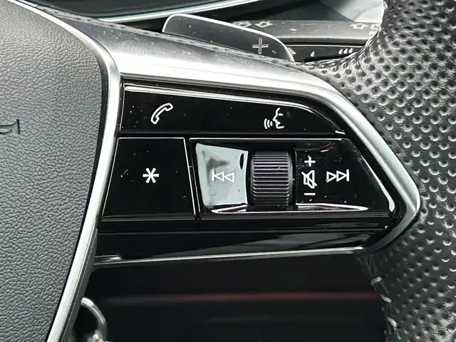 アウディ アウディ Ａ６ アバント 40TDIクワトロ Sライン 滋賀県 2021(令3)年 3.3万km 黒 360°カメラ/４ゾーンオートエアコン/前後ドライブレコーダー/パワーバックドア/全席シートヒーター　黒革シート/全席シートエアコン/バーチャルコックピット/LEDヘッドライト/純正AW19/フルセグテレビ