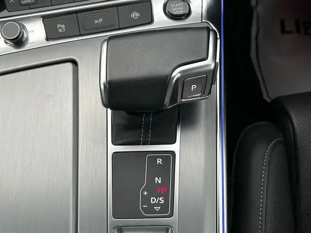 アウディ アウディ Ａ６ アバント 40TDIクワトロ Sライン 滋賀県 2021(令3)年 3.3万km 黒 360°カメラ/４ゾーンオートエアコン/前後ドライブレコーダー/パワーバックドア/全席シートヒーター　黒革シート/全席シートエアコン/バーチャルコックピット/LEDヘッドライト/純正AW19/フルセグテレビ