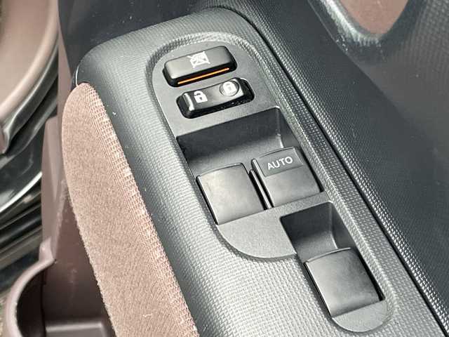 トヨタ スペイド F 千葉県 2013(平25)年 7.1万km ブラックマイカ 社外ナビ/(ワンセグTV/CD/DVD/ipod)/前後ドライブレコーダー/バックカメラ/パワースライドドア/ETC/LEDヘッドライト/フォグランプ/オートライト/ウィンカーミラー/電動格納ミラー/シートリフター/プッシュスタート/スマートキー/フロアマット/取扱説明書/保証書