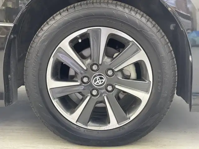 トヨタ ヴォクシー ZS 煌Ⅱ 愛知県 2019(令1)年 4.5万km イナズマスパーキングブラックガラスフレーク 社外ナビ(CN-RE05WD)/・フルセグTV/・Bluetooth/・CD/DVD/両側電動パワースライドドア/セーフティセンス/・プリクラッシュセーフティシステム/・レーンディパーチャーアラート/・オートマチックハイビーム/・先行車発信告知機能/バックカメラ/ETC/LEDヘッドライト/革巻きステアリング/ステアリングスイッチ/MTモード付AT/リアオートエアコン/左右独立温度調整オートエアコン/エアバッグ(運転席/助手席)/純正アルミホイール(205/60/R16)