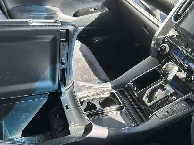 トヨタ ヴェルファイア Z Gエディション 愛知県 2016(平28)年 5.7万km パール 純正１０型ナビ　純正フリップダウンモニター　サンルーフ　前後ドライブレコーダー　１００Ｖ　パワーシート　メモリーシート　電子パーキング　ビルトインＥＴＣ　１００Ｖ電源　ＬＥＤヘッドライト
