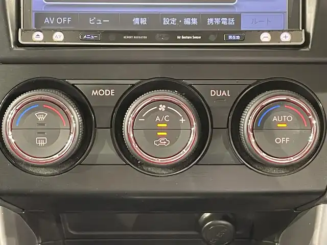 スバル フォレスター 2．0i－L アイサイト 愛知県 2013(平25)年 12.9万km パープルＭ カロッツェリアナビ/（Bluetooth/フルセグTV/CD・DVD再生/SD/AUX)/バックカメラ/アイサイト/シートヒーター/電動パワーシート/衝突軽減ブレーキ/レーダークルーズコントロール/アイドリングストップ/プッシュスタート/　　-スマートキー/純正フロアマット/純正アルミホイール