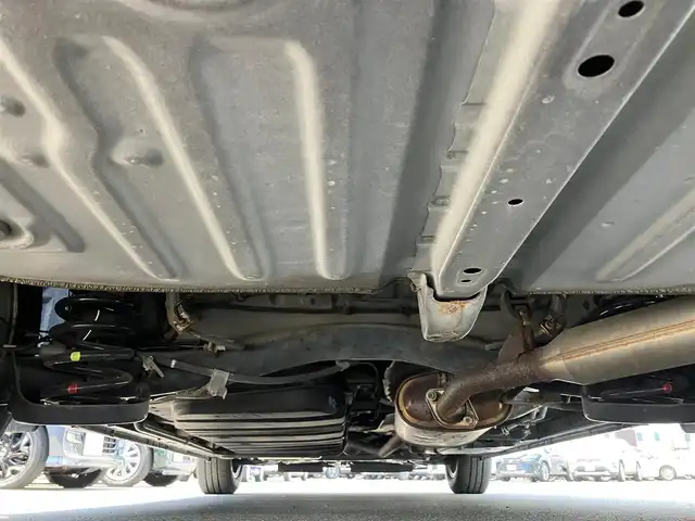 トヨタ エスクァイア ハイブリッド Gi 静岡県 2018(平30)年 4.9万km スパークリングブラックパールクリスタルシャイン エンジンスタートボタン/パワーステアリング/パワーウィンドウ/アイドリングストップ/スマートキー/Wオートエアコン/クルーズコントロール/後席用モニター/ETC/USB入力端子/バックカメラ/メモリナビ（CD.DVD.BT.フルセグ）/3列シート/ウォークスルー/純正フロアマット/純正アルミホイール/D席N席シートヒーター/両側パワースライドドア/ABS/レーンキープアシスト/オートライト/オートマチックハイビーム/LEDライト/Wエアバック/衝突軽減システム