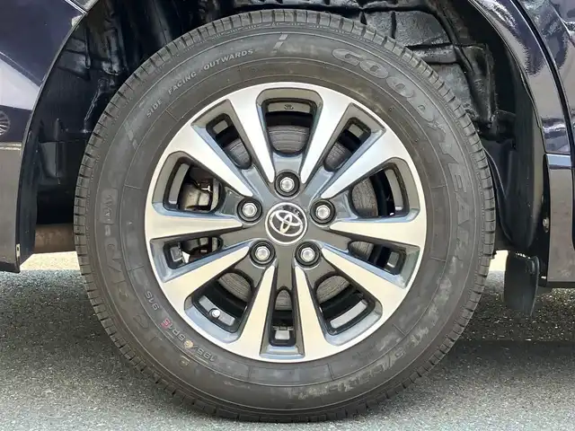 トヨタ エスクァイア ハイブリッド Gi 静岡県 2018(平30)年 4.9万km スパークリングブラックパールクリスタルシャイン エンジンスタートボタン/パワーステアリング/パワーウィンドウ/アイドリングストップ/スマートキー/Wオートエアコン/クルーズコントロール/後席用モニター/ETC/USB入力端子/バックカメラ/メモリナビ（CD.DVD.BT.フルセグ）/3列シート/ウォークスルー/純正フロアマット/純正アルミホイール/D席N席シートヒーター/両側パワースライドドア/ABS/レーンキープアシスト/オートライト/オートマチックハイビーム/LEDライト/Wエアバック/衝突軽減システム