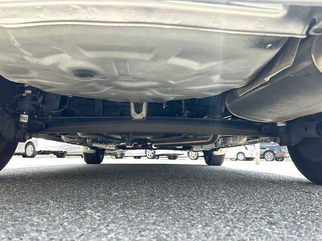 トヨタ カローラ アクシオ X HID エクストラリミテッド 兵庫県 2012(平24)年 2.1万km シルバーM 純正メモリナビ（AM・FM・ワンセグ・CD・DVD）　ETC　ISOFIX　プッシュスタート　オートライト　純正フロアマット　純正レース素材シートカバー　純正ドアバイザー