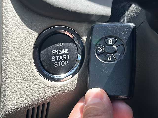 トヨタ カローラ アクシオ X HID エクストラリミテッド 兵庫県 2012(平24)年 2.1万km シルバーM 純正メモリナビ（AM・FM・ワンセグ・CD・DVD）　ETC　ISOFIX　プッシュスタート　オートライト　純正フロアマット　純正レース素材シートカバー　純正ドアバイザー