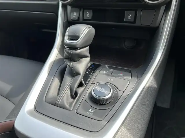 トヨタ ＲＡＶ４ ハイブリットG 長野県 2019(令1)年 3万km ホワイトパールクリスタルシャイン ワンオーナー/フルセグテレビ/バックカメラ/アイドリングストップ/クルーズコントロール/プッシュスタート/純正ETC　ビルトイン/純正フロアマット/純正アルミホイール/純正ナビ/コーナーセンサー/ABS/横滑り防止装置/オートマチックハイビーム/レーンキープアシスト/UVカットガラス