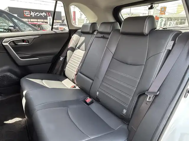 トヨタ ＲＡＶ４ ハイブリットG 長野県 2019(令1)年 3万km ホワイトパールクリスタルシャイン ワンオーナー/フルセグテレビ/バックカメラ/アイドリングストップ/クルーズコントロール/プッシュスタート/純正ETC　ビルトイン/純正フロアマット/純正アルミホイール/純正ナビ/コーナーセンサー/ABS/横滑り防止装置/オートマチックハイビーム/レーンキープアシスト/UVカットガラス