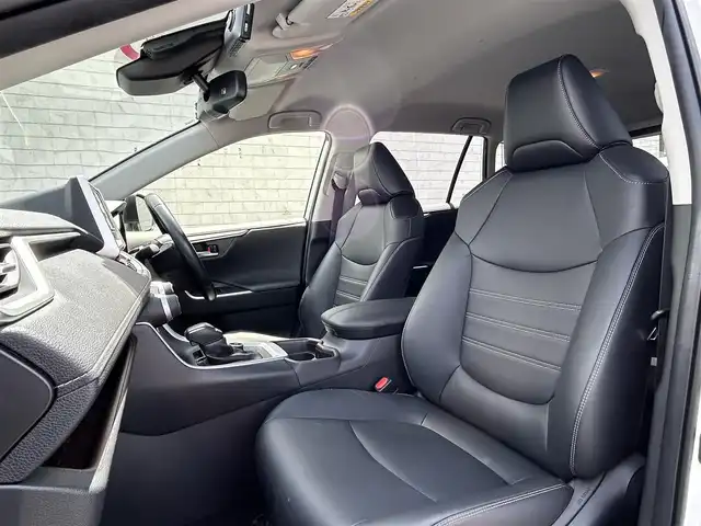 トヨタ ＲＡＶ４ ハイブリットG 長野県 2019(令1)年 3万km ホワイトパールクリスタルシャイン ワンオーナー/フルセグテレビ/バックカメラ/アイドリングストップ/クルーズコントロール/プッシュスタート/純正ETC　ビルトイン/純正フロアマット/純正アルミホイール/純正ナビ/コーナーセンサー/ABS/横滑り防止装置/オートマチックハイビーム/レーンキープアシスト/UVカットガラス
