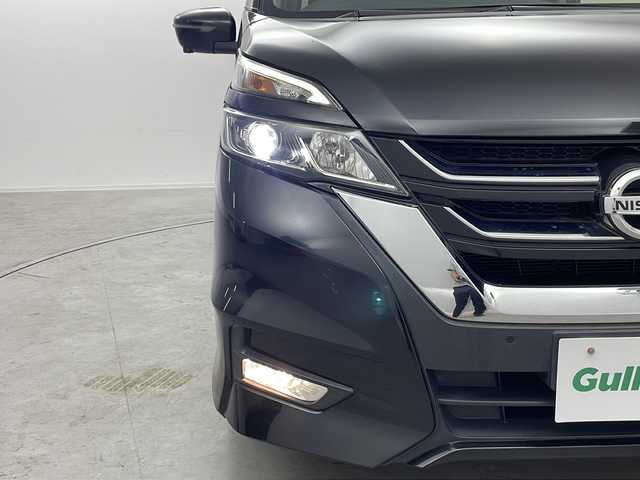 日産 セレナ ハイウェイスター 群馬県 2017(平29)年 7.1万km ダイヤモンドブラック 純正９型ナビ　純正１１型後席モニター　全周囲カメラ　衝突軽減ブレーキ　ハンズフリー両側電動スライドドア　ビルトインＥＴＣ　ドライブレコーダー　クリアランスソナー　オートライト　スマートキー　禁煙車