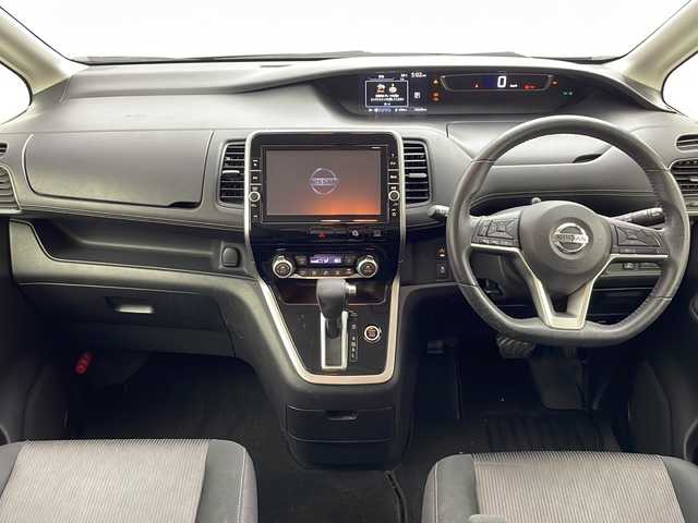 日産 セレナ ハイウェイスター 群馬県 2017(平29)年 7.1万km ダイヤモンドブラック 純正９型ナビ　純正１１型後席モニター　全周囲カメラ　衝突軽減ブレーキ　ハンズフリー両側電動スライドドア　ビルトインＥＴＣ　ドライブレコーダー　クリアランスソナー　オートライト　スマートキー　禁煙車