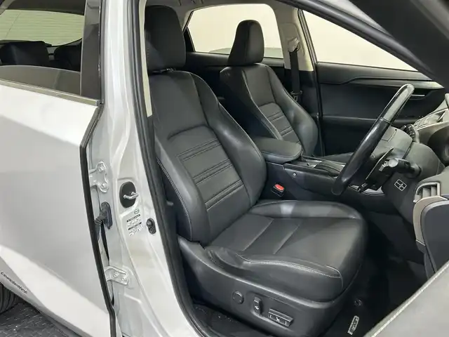 レクサス ＮＸ 300h Iパッケージ 長崎県 2015(平27)年 10.3万km ソニッククォーツ ・ナビ（フルセグTV・BT・CDDVD・SD・FMAM）/・バックカメラ/・ETC/・サンルーフ/・ステアリングヒーター/・クルーズコントロール/・DN席シートヒーター/・DN席パワーシート/・衝突軽減ブレーキ