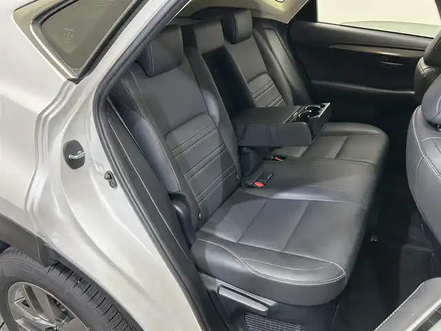 レクサス ＮＸ 300h Iパッケージ 長崎県 2015(平27)年 10.3万km ソニッククォーツ ・ナビ（フルセグTV・BT・CDDVD・SD・FMAM）/・バックカメラ/・ETC/・サンルーフ/・ステアリングヒーター/・クルーズコントロール/・DN席シートヒーター/・DN席パワーシート/・衝突軽減ブレーキ
