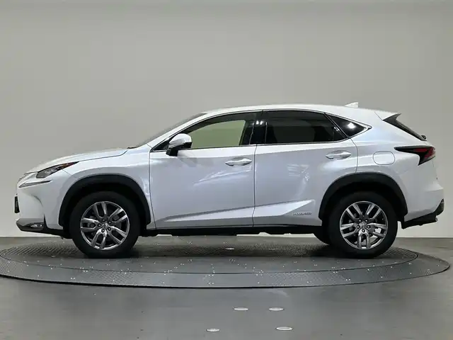 レクサス ＮＸ 300h Iパッケージ 長崎県 2015(平27)年 10.3万km ソニッククォーツ ・ナビ（フルセグTV・BT・CDDVD・SD・FMAM）/・バックカメラ/・ETC/・サンルーフ/・ステアリングヒーター/・クルーズコントロール/・DN席シートヒーター/・DN席パワーシート/・衝突軽減ブレーキ