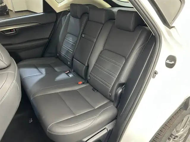 レクサス ＮＸ 300h Iパッケージ 長崎県 2015(平27)年 10.3万km ソニッククォーツ ・ナビ（フルセグTV・BT・CDDVD・SD・FMAM）/・バックカメラ/・ETC/・サンルーフ/・ステアリングヒーター/・クルーズコントロール/・DN席シートヒーター/・DN席パワーシート/・衝突軽減ブレーキ