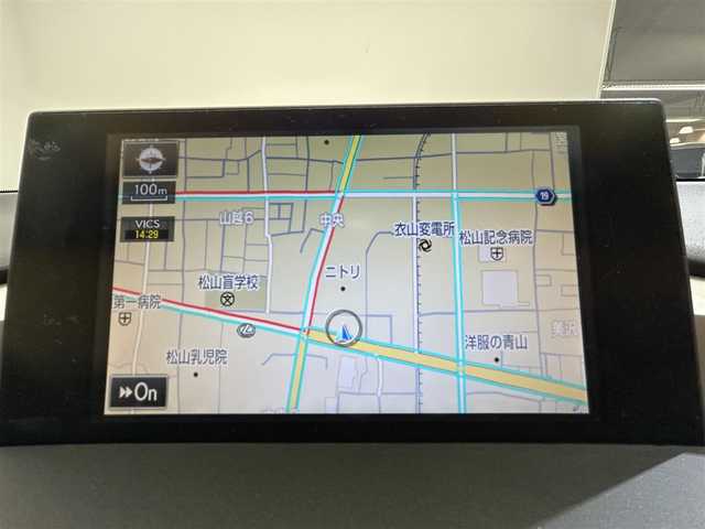 レクサス ＮＸ 300h Iパッケージ 長崎県 2015(平27)年 10.3万km ソニッククォーツ 純正ナビ（フルセグTV・BT・CDDVD・SD・FMAM）/バックカメラ/ETC/サンルーフ/ステアリングヒーター/クルーズコントロール/DN席シートヒーター/DN席パワーシート/衝突軽減ブレーキ/パドルシフト/純正18インチAW/ステアリングスイッチ/パワーウィンドウ