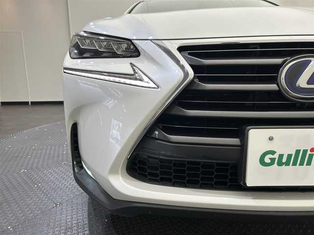 レクサス ＮＸ 300h Iパッケージ 長崎県 2015(平27)年 10.3万km ソニッククォーツ 純正ナビ（フルセグTV・BT・CDDVD・SD・FMAM）/バックカメラ/ETC/サンルーフ/ステアリングヒーター/クルーズコントロール/DN席シートヒーター/DN席パワーシート/衝突軽減ブレーキ/パドルシフト/純正18インチAW/ステアリングスイッチ/パワーウィンドウ