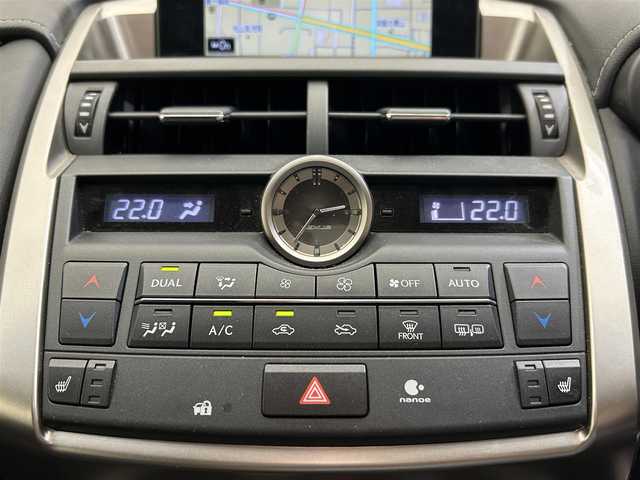 レクサス ＮＸ 300h Iパッケージ 長崎県 2015(平27)年 10.3万km ソニッククォーツ 純正ナビ（フルセグTV・BT・CDDVD・SD・FMAM）/バックカメラ/ETC/サンルーフ/ステアリングヒーター/クルーズコントロール/DN席シートヒーター/DN席パワーシート/衝突軽減ブレーキ/パドルシフト/純正18インチAW/ステアリングスイッチ/パワーウィンドウ