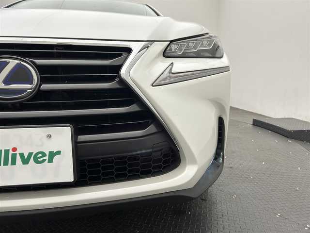 レクサス ＮＸ 300h Iパッケージ 長崎県 2015(平27)年 10.3万km ソニッククォーツ 純正ナビ（フルセグTV・BT・CDDVD・SD・FMAM）/バックカメラ/ETC/サンルーフ/ステアリングヒーター/クルーズコントロール/DN席シートヒーター/DN席パワーシート/衝突軽減ブレーキ/パドルシフト/純正18インチAW/ステアリングスイッチ/パワーウィンドウ