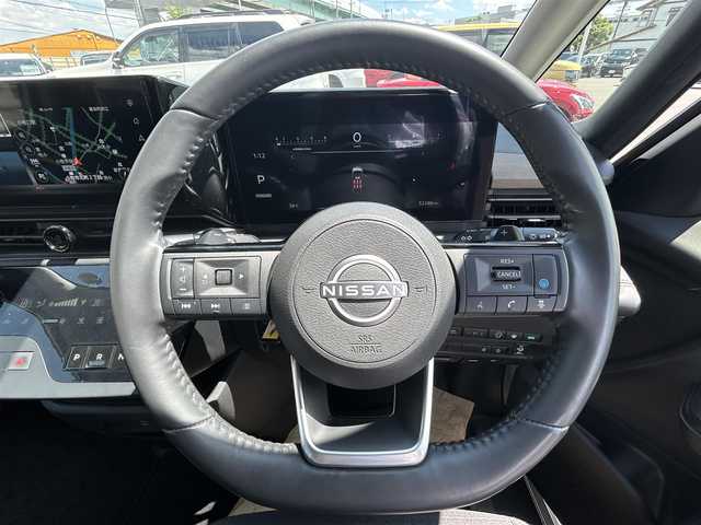 日産 セレナ ハイウェイスター V 愛知県 2023(令5)年 5.3万km プリズムホワイト 純正ナビ/（AM/FM/BT/USB)/フルセグTV/アラウンドビューモニター/ETC2.0/スマートルームミラー/ドライブレコーダー/ワイヤレス充電/両側パワースライドドア/純正16インチAW/LEDヘッドライト/フォグランプ/革巻きステアリング