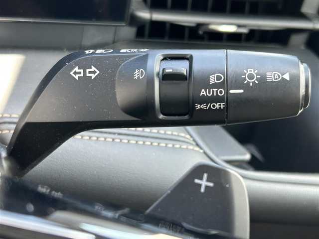 日産 セレナ ハイウェイスター V 愛知県 2023(令5)年 5.3万km プリズムホワイト 純正ナビ/（AM/FM/BT/USB)/フルセグTV/アラウンドビューモニター/ETC2.0/スマートルームミラー/ドライブレコーダー/ワイヤレス充電/両側パワースライドドア/純正16インチAW/LEDヘッドライト/フォグランプ/革巻きステアリング